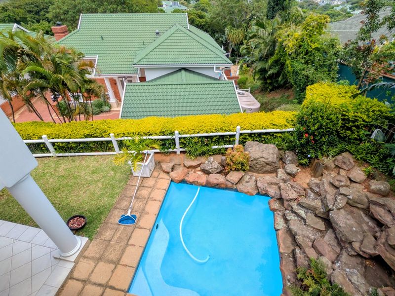 Mount Edgecombe Estate Two - Spacious, freestanding townhouse  - with the perfect location and privacy - with the added bonus of a spacious, separate, fully contained loft apartment - Photo 8