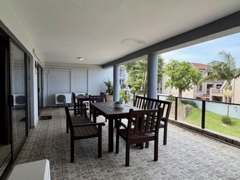 Coastal Living – Stylish 3-Bedroom Sea-View Apartment in Uvongo - Photo 5