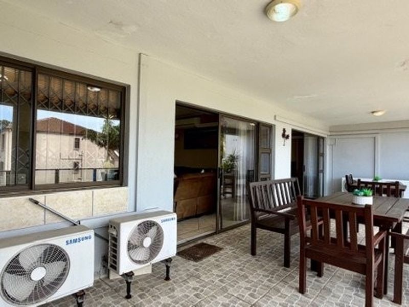 Coastal Living – Stylish 3-Bedroom Sea-View Apartment in Uvongo - Photo 4