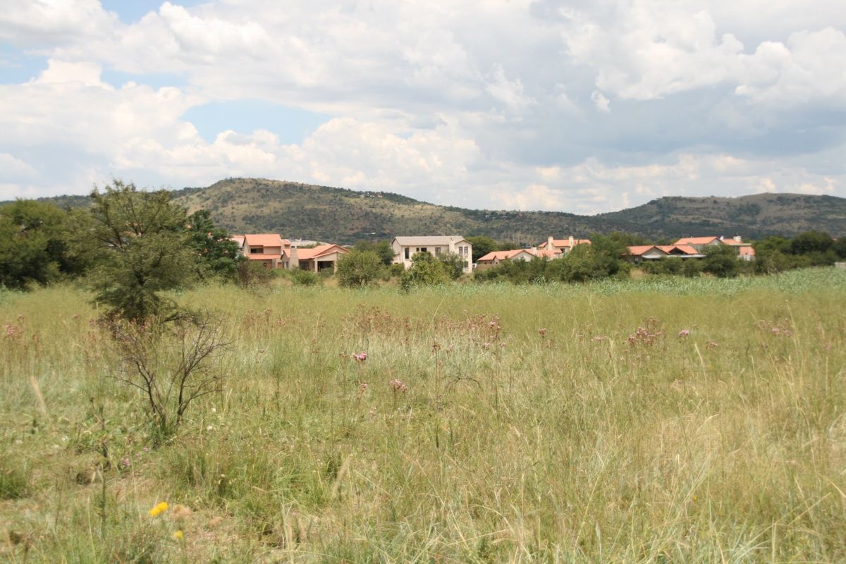 Secure Vacant Land in La Camargue Estate Hartbeespoort - Photo 2