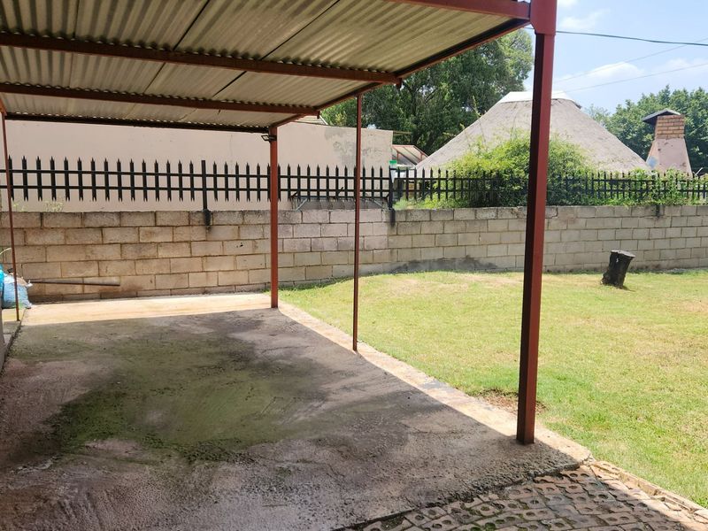 Neat and Well-Maintained 3-Bedroom Home with Garage and Plenty of Parking. - Photo 6