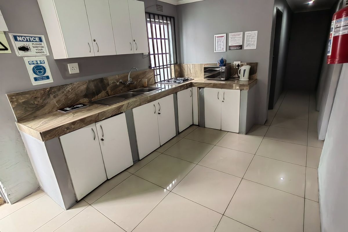 16 Sleeper Nsfas Accredited Student Accomodation - Photo 5