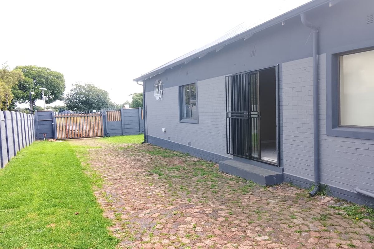 REAL ESTATE SERVICES WELCOMES YOU TO A NEW LISTING  - Photo 3