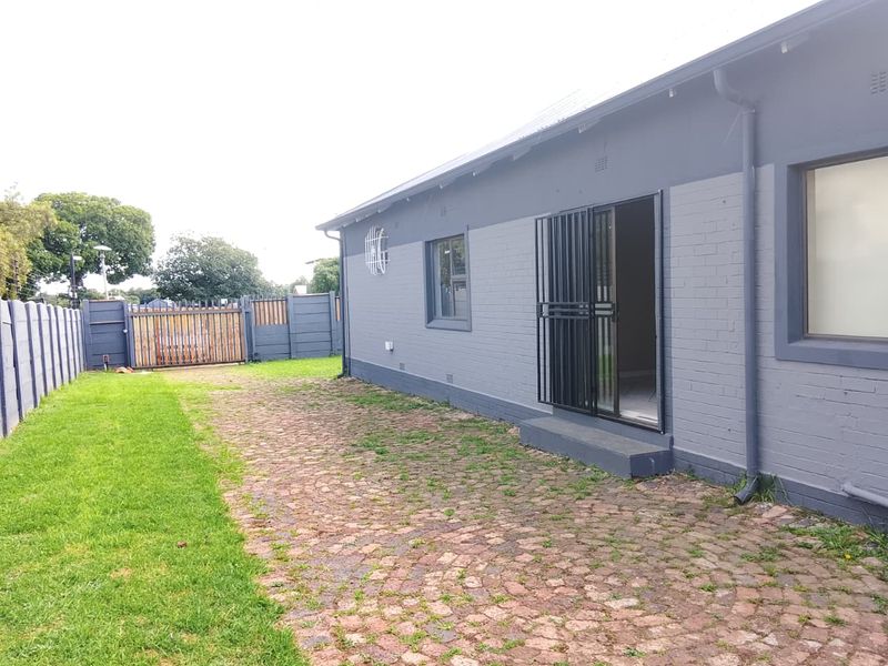 REAL ESTATE SERVICES WELCOMES YOU TO A NEW LISTING  - Photo 3