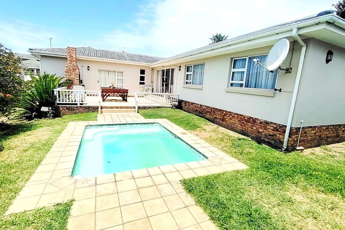 6 BEDROOM HOUSE for sale  IN KIDDS BEACH - Photo 2