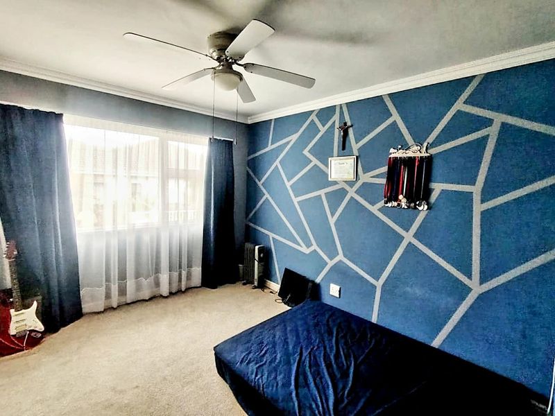 6 BEDROOM HOUSE for sale  IN KIDDS BEACH - Photo 5