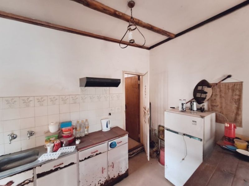 Spacious 3-Bedroom Family Home - Photo 4