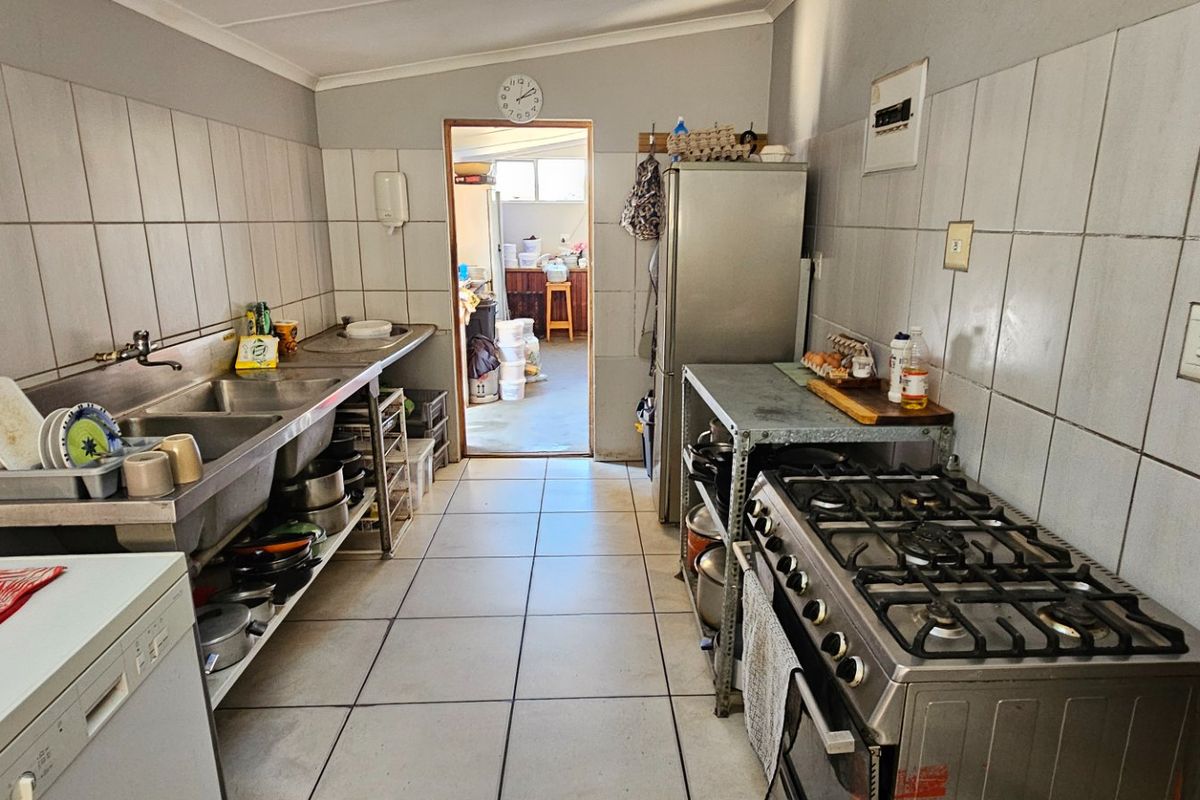 Commercial property trading as a Guesthouse and Caravan park - Photo 4