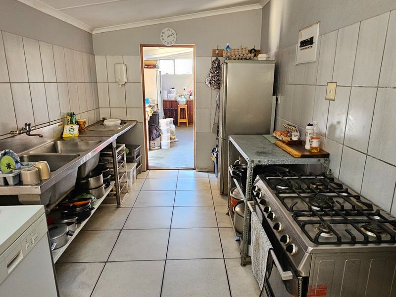 Commercial property trading as a Guesthouse and Caravan park - Photo 4