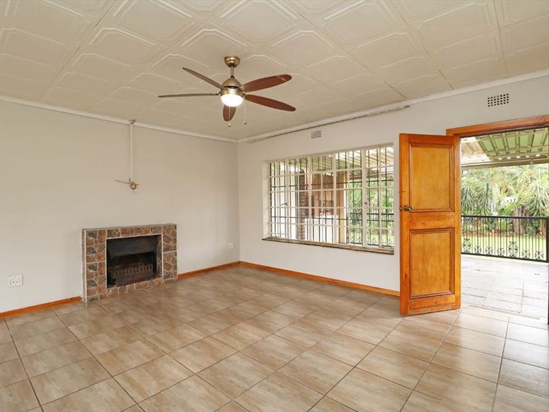 Spacious Four-Bedroom Home with Staff Quarters - Photo 2