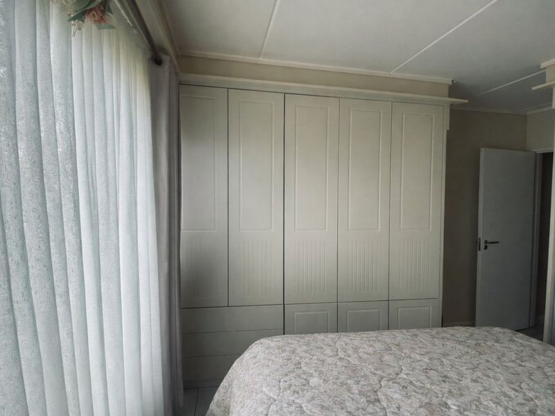 2 bedroom apartment for sale - Photo 7