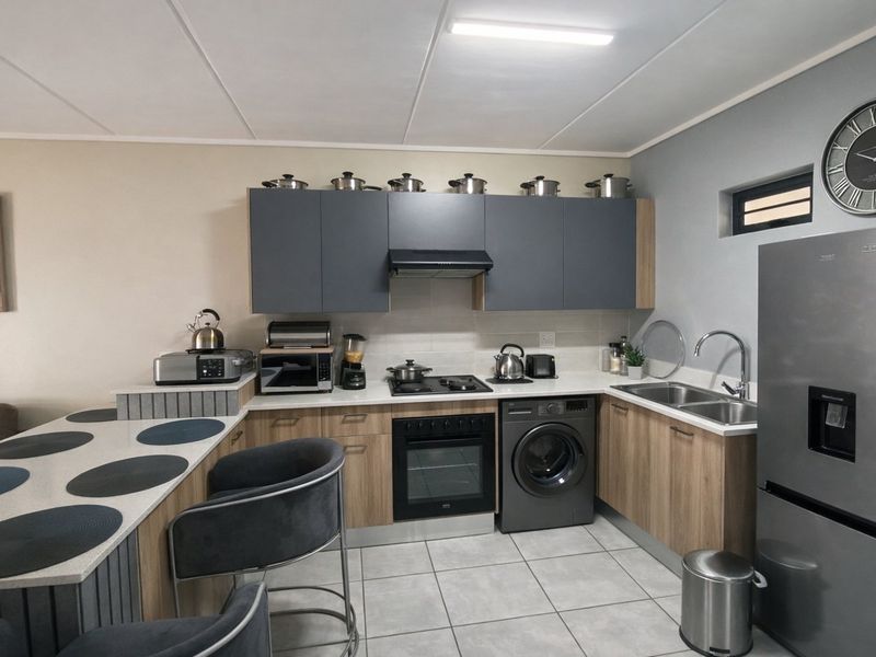 2 bedroom apartment for sale - Photo 2