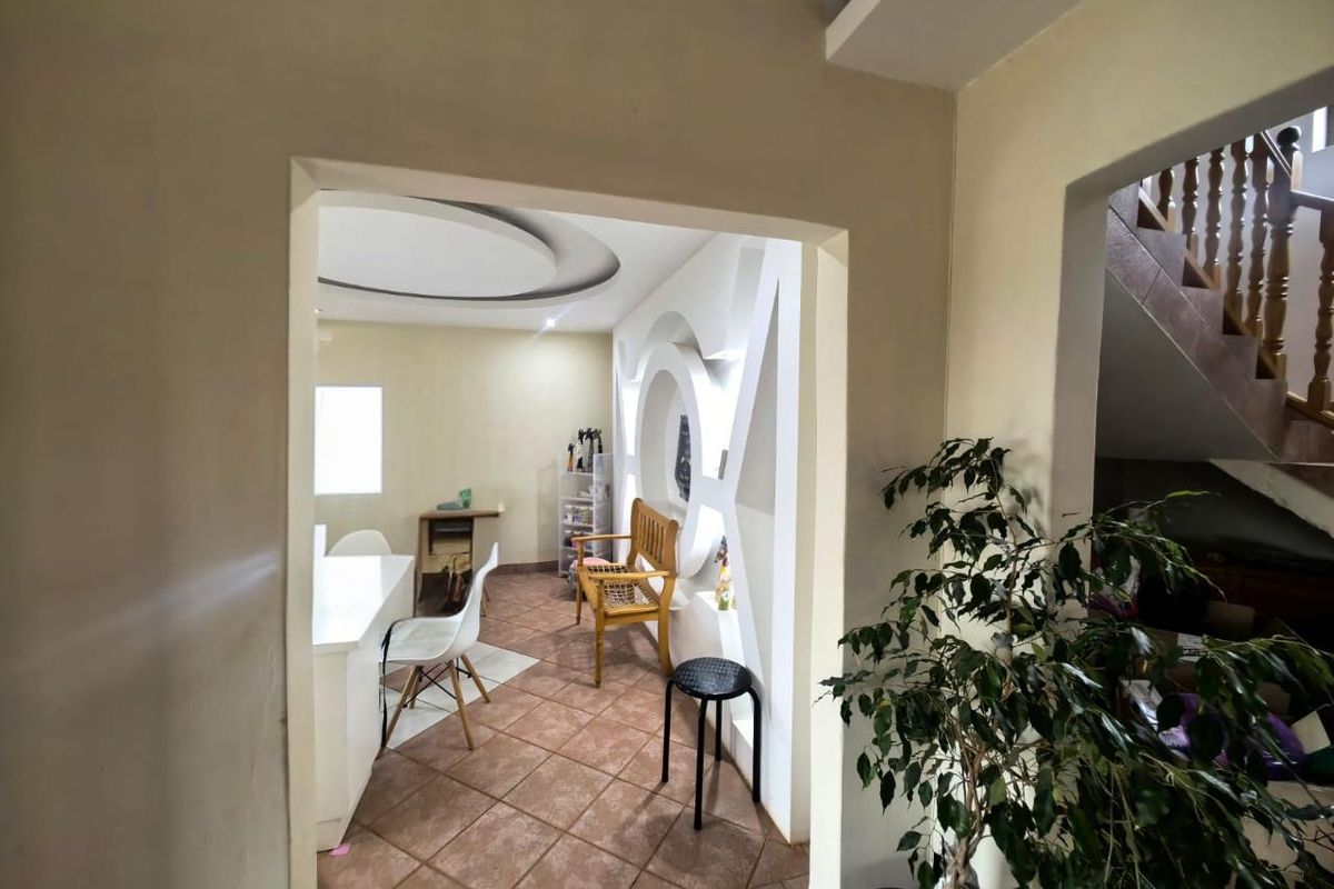 5 Bedrooms, 4 Bathrooms Duplex To Let In La Mercy, Durban - Photo 3