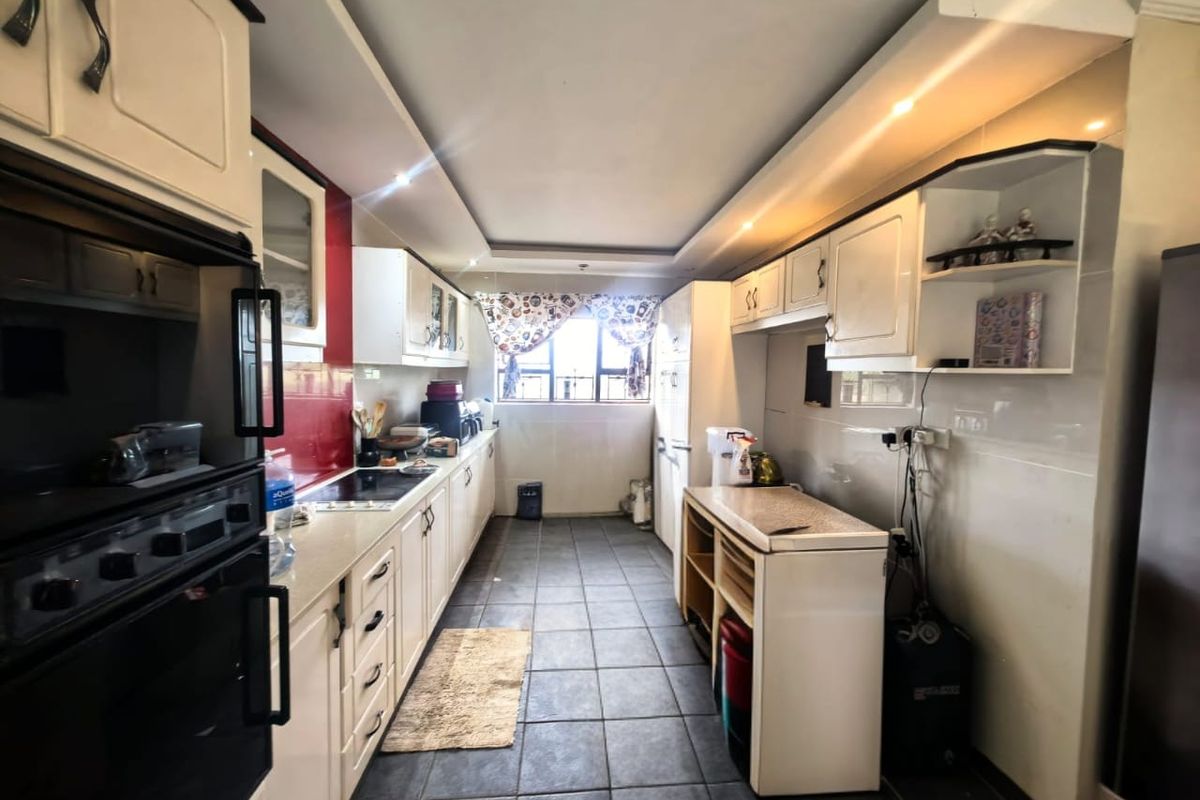 5 Bedrooms, 4 Bathrooms Duplex To Let In La Mercy, Durban - Photo 5