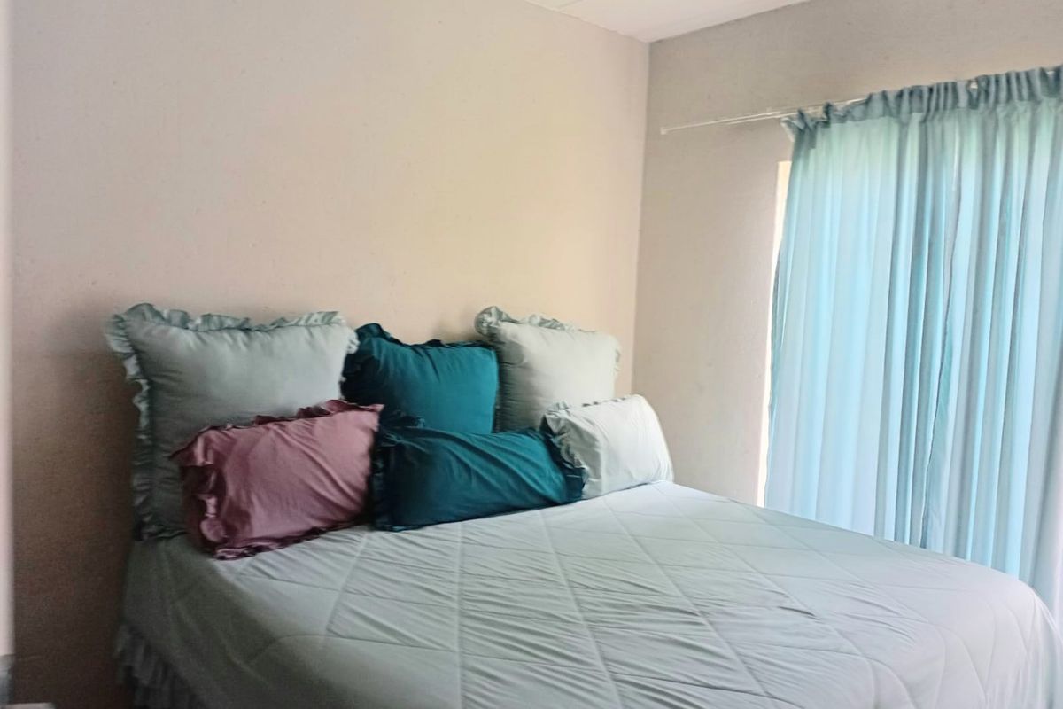 Cozy 2 bedroom Ground floor Apartment - Photo 5