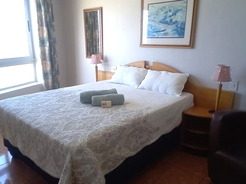 Fully Furnished 2-Bedroom Apartment with Sea Views – Opposite the Beach - Photo 9