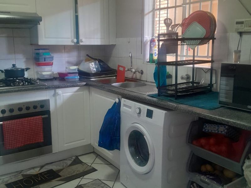 Cozy 2-Bedroom Flat for Sale – Prime Location & Private Garden - Photo 10