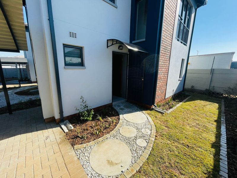 Stunning double-storey house for sell at Sky City Security Estate!!  - Photo 4