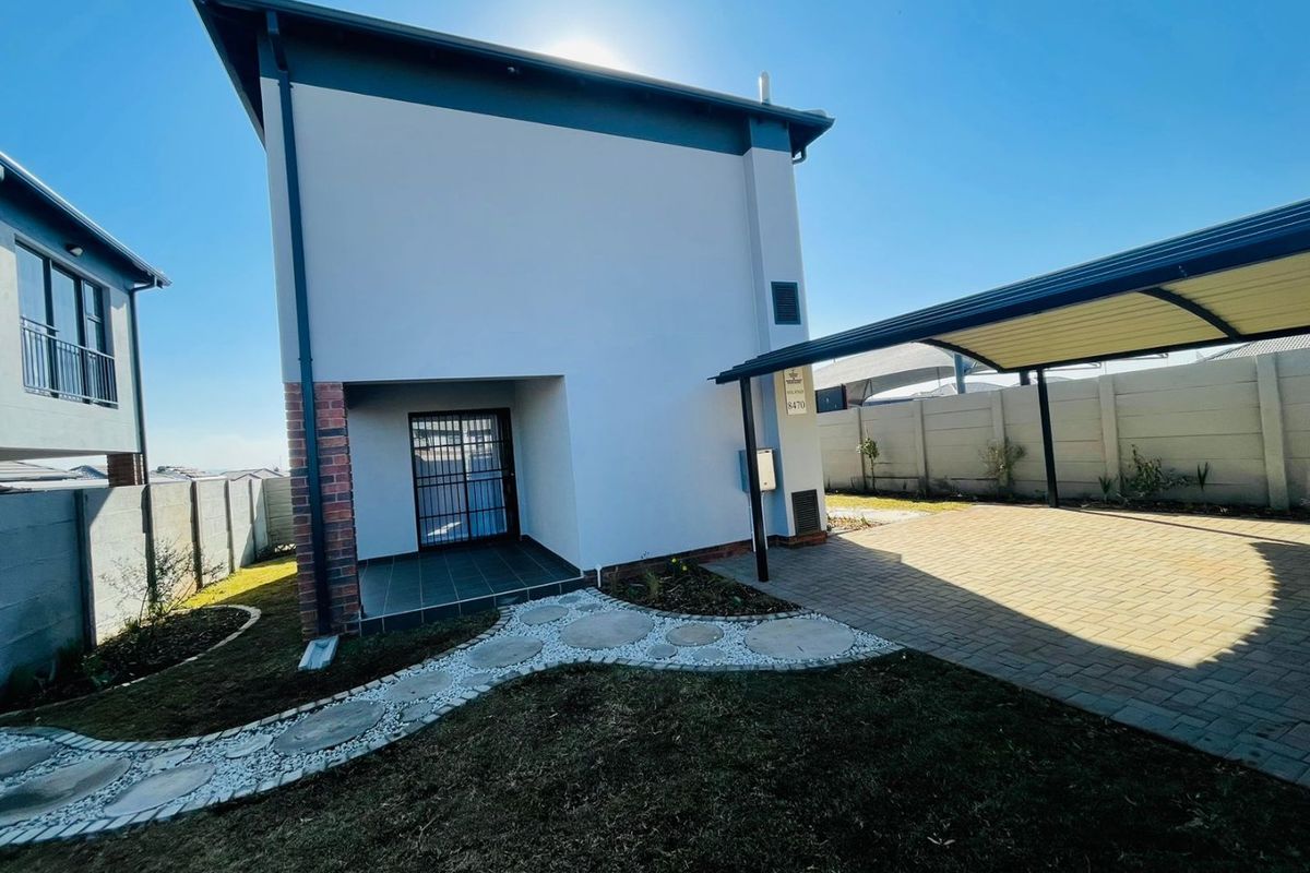 Stunning double-storey house for sell at Sky City Security Estate!!  - Photo 3