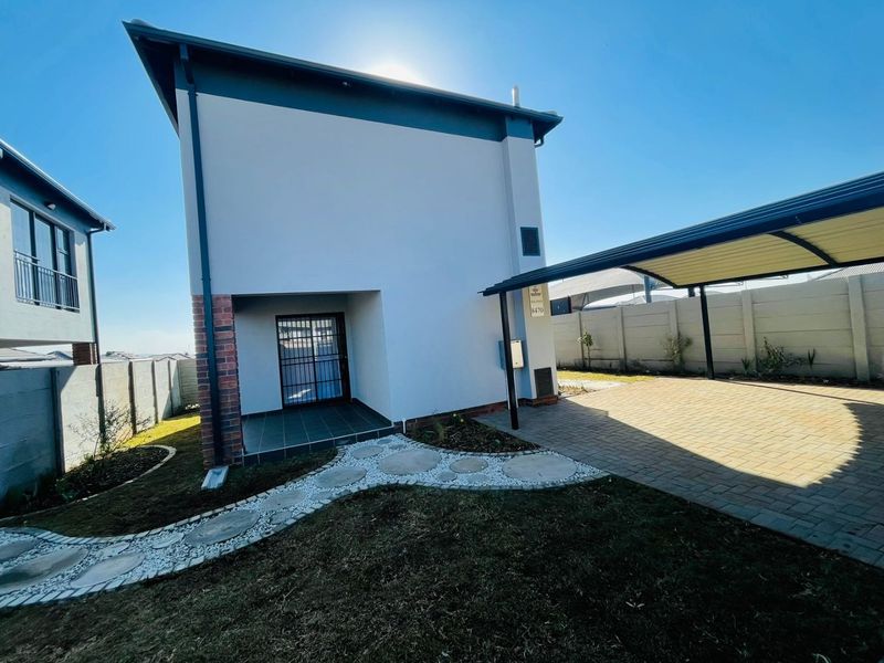 Stunning double-storey house for sell at Sky City Security Estate!!  - Photo 3