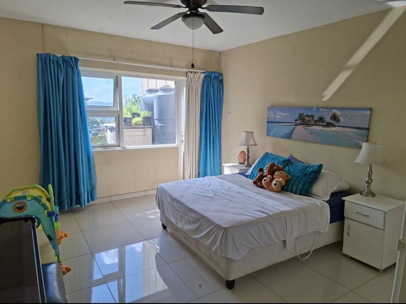 Spacious 2-Bedroom Flat with Beautiful Views - Photo 8