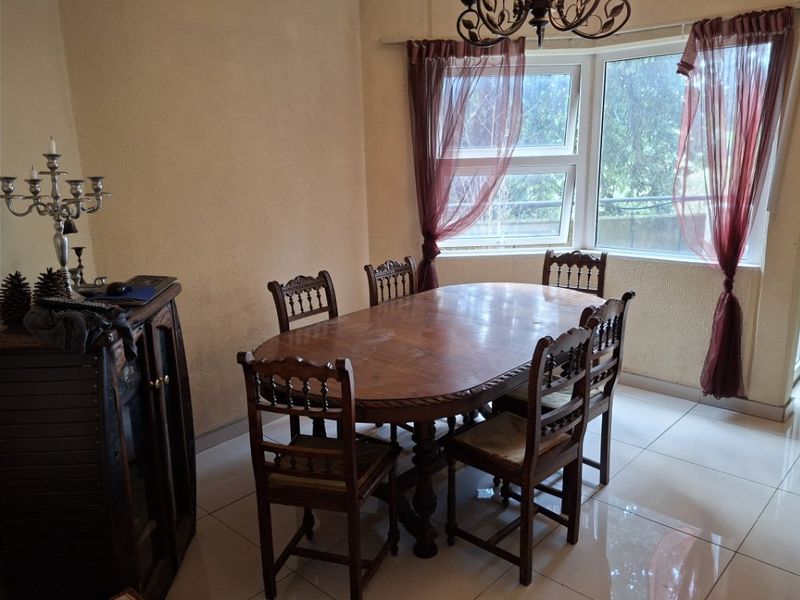 Spacious 2-Bedroom Flat with Beautiful Views - Photo 7