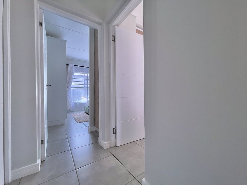 3 Bedroom Apartment / Flat to Rent in Waterfall - Photo 10