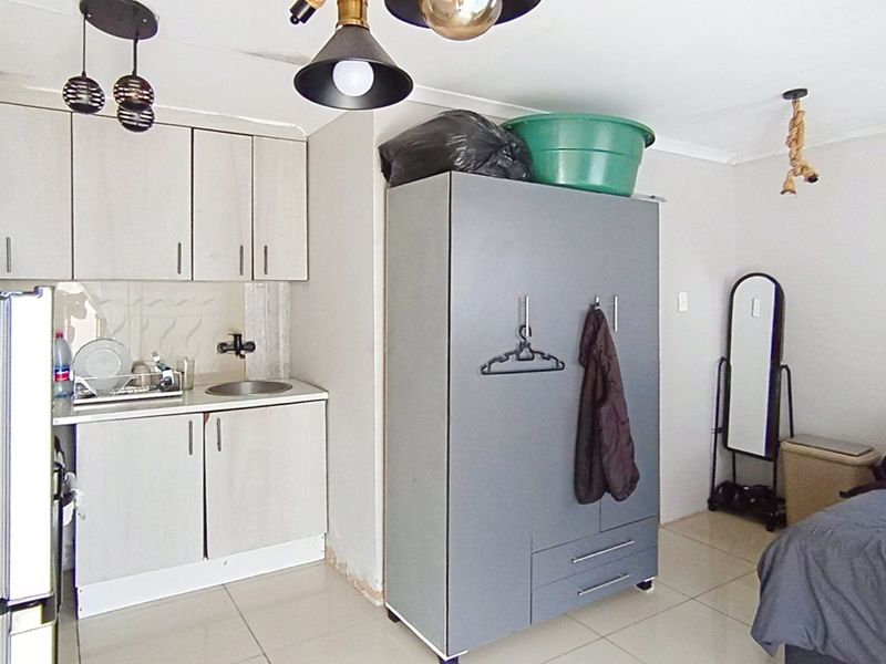 2 Bedroom House for Sale in Riverside View - Photo 9