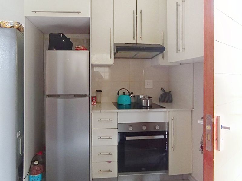 2 Bedroom House for Sale in Riverside View - Photo 7