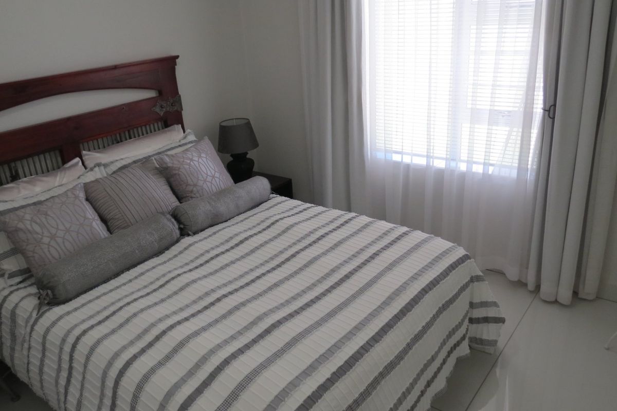 Spacious Family Home with Character and Comfort - Photo 4