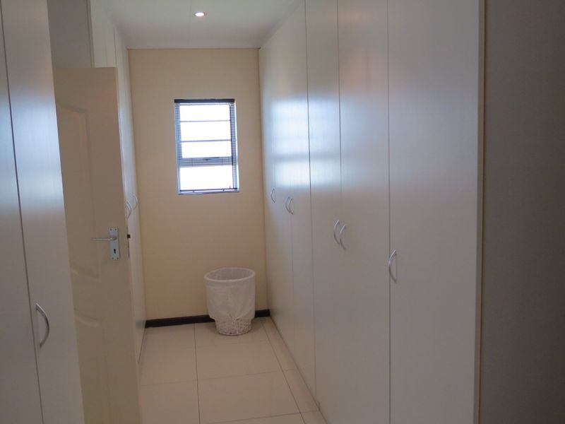 Spacious Family Home with Character and Comfort - Photo 10