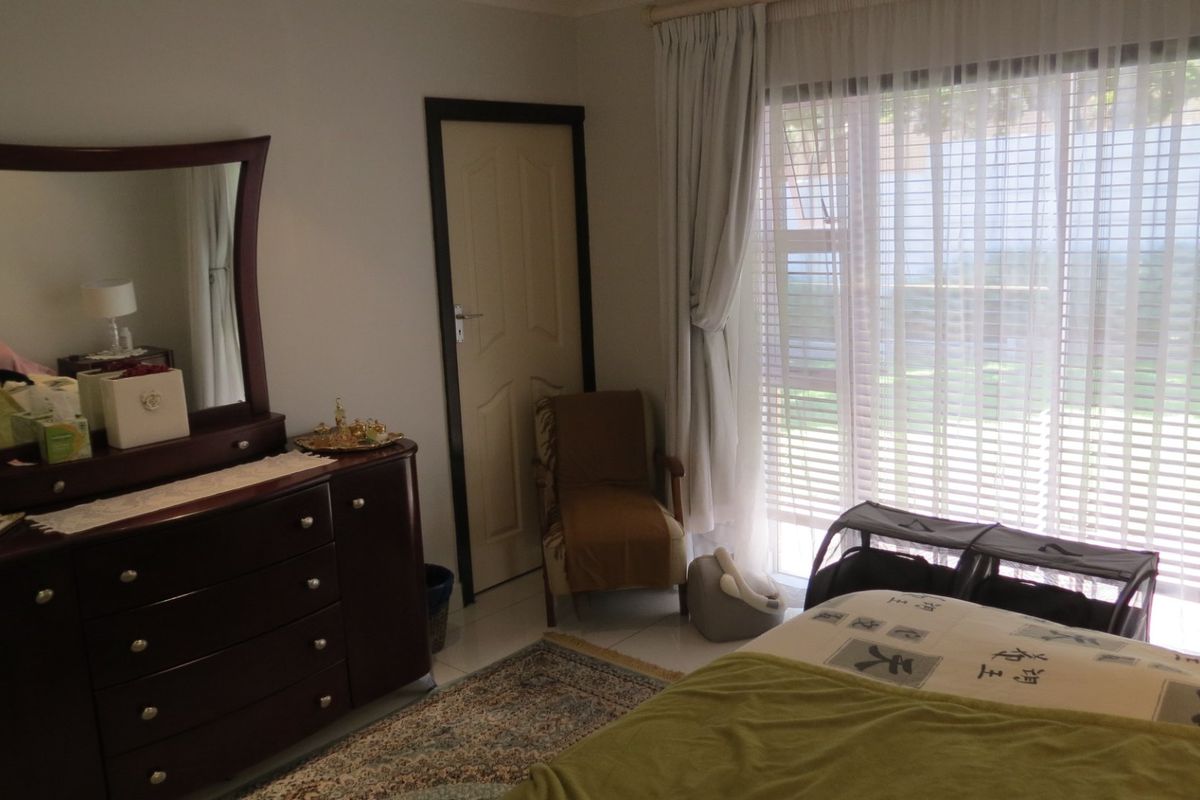 Spacious Family Home with Character and Comfort - Photo 3