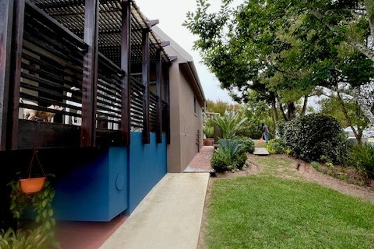 *STUNNING HAROLD BAY PROPERTY WITH BACHELOR FLAT* - Photo 5