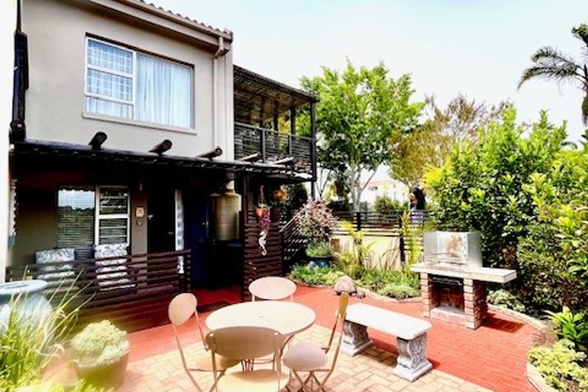 *STUNNING HAROLD BAY PROPERTY WITH BACHELOR FLAT* - Photo 3