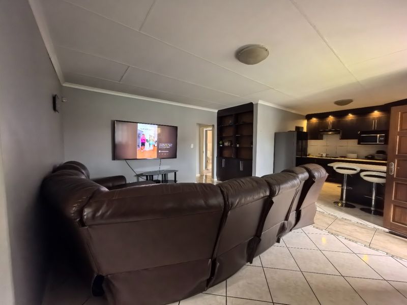 Highveld park quiet areas and peaceful - Photo 6