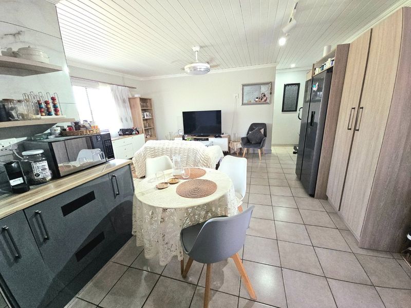 Calling all investors to this commercial and residential property, all in one - Photo 8