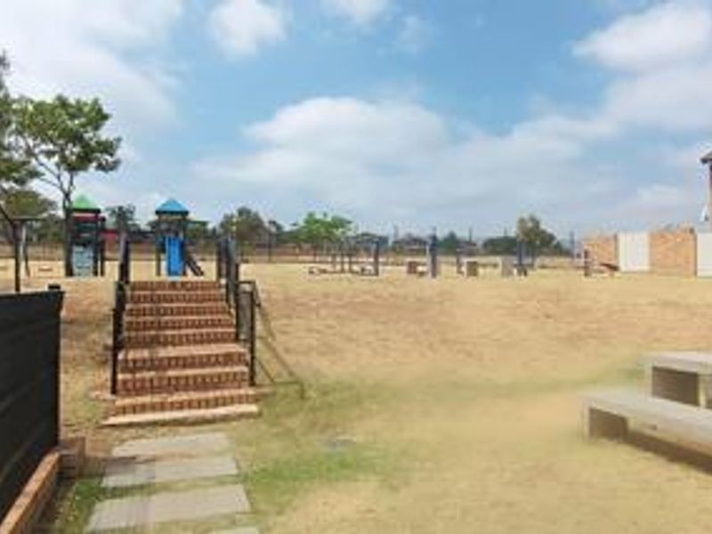 Specious Townhouse for sale - Photo 2