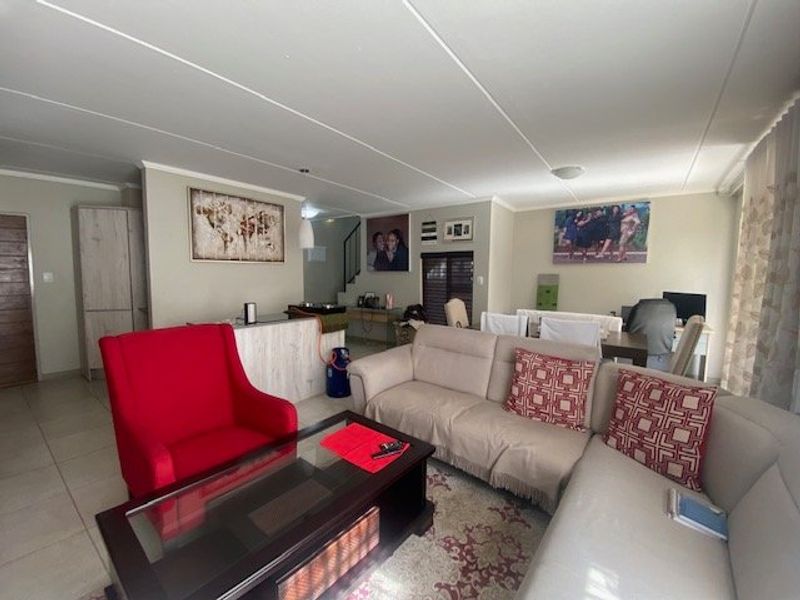 Specious Townhouse for sale - Photo 10