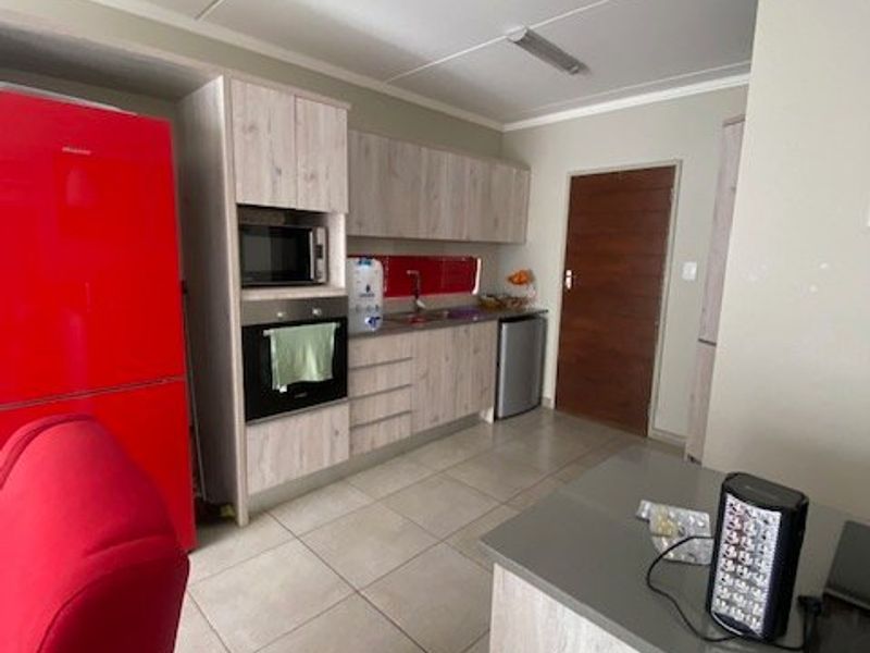 Specious Townhouse for sale - Photo 9