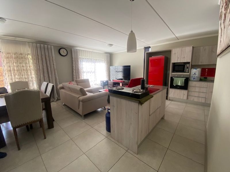 Specious Townhouse for sale - Photo 7