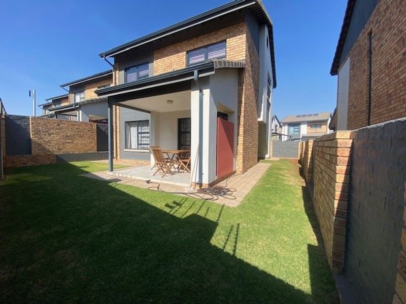 Specious Townhouse for sale - Photo 6