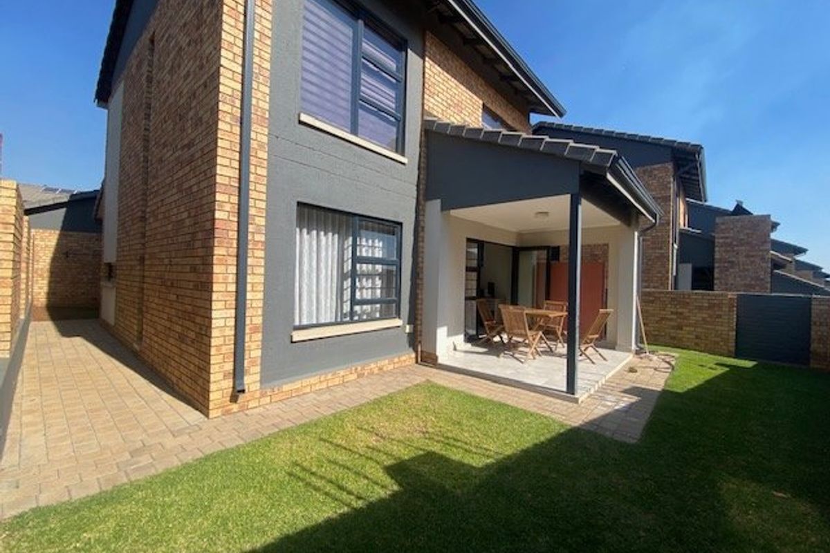 Specious Townhouse for sale - Photo 5