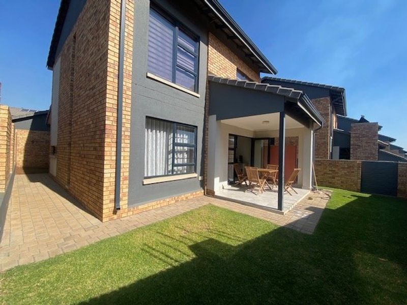 Specious Townhouse for sale - Photo 5