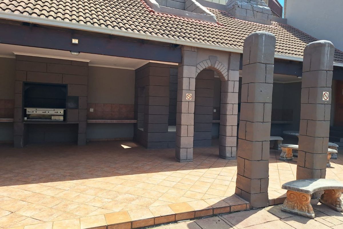 MODERN 2-BEDROOM, 2-BATHROOM TOWNHOUSE TO LET - Photo 2