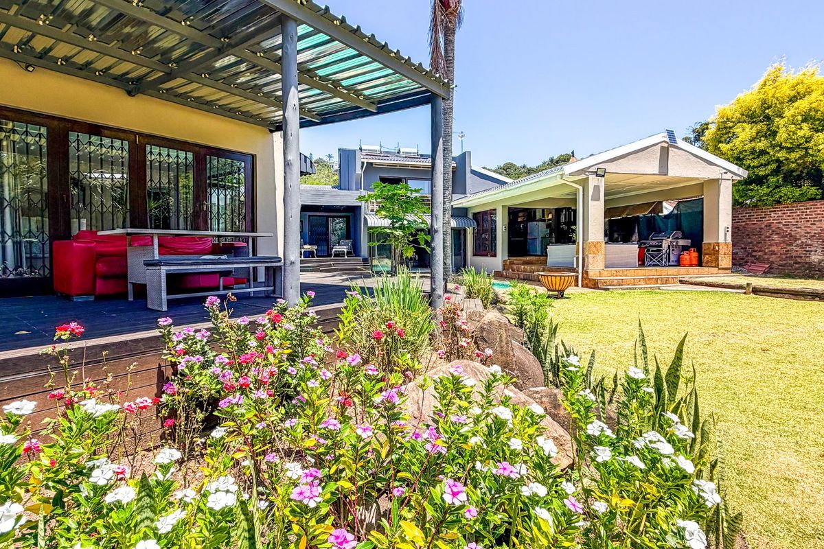Hollywood Glamour Meets Gonubie’s Riverfront—Privacy, Prestige, & Possibility Await. - Photo 5