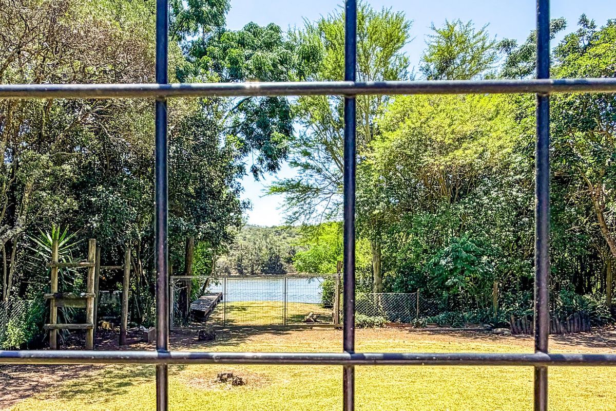 Hollywood Glamour Meets Gonubie’s Riverfront—Privacy, Prestige, & Possibility Await. - Photo 3