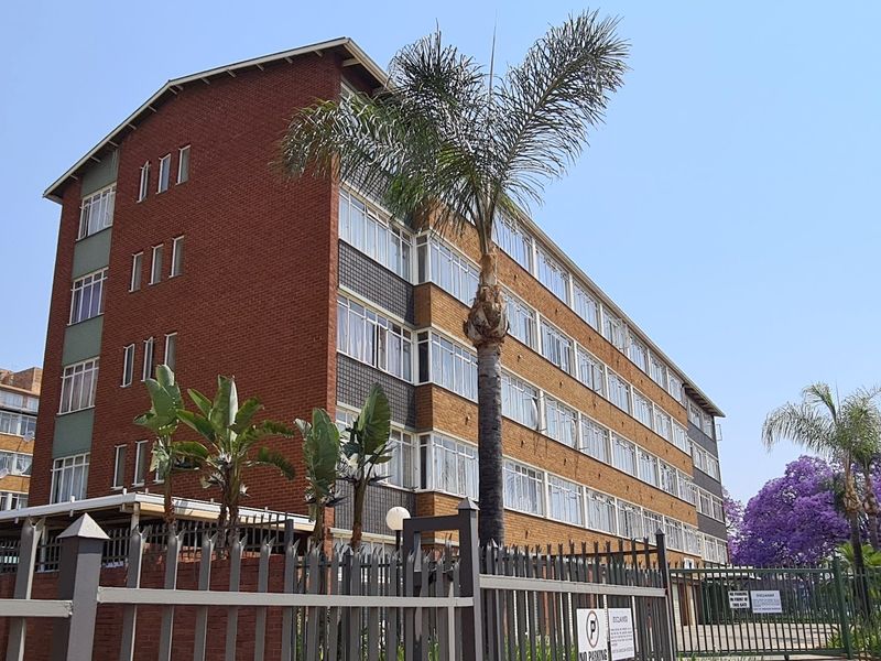 MEDIUM SIZED FULL TITLE BUILDING LESS THAN 400m TO STEVE BIKO ACADEMIC HOSPITAL - Photo 3