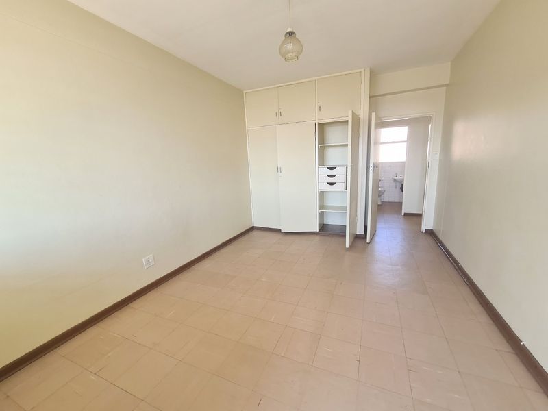 MEDIUM SIZED FULL TITLE BUILDING LESS THAN 400m TO STEVE BIKO ACADEMIC HOSPITAL - Photo 7