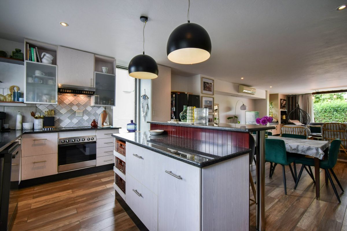 EXCUISITE 2 BEDROOM, NEW YORK STYLE HOME IN THE SECURE LOMBARDY ESTATE - Photo 5