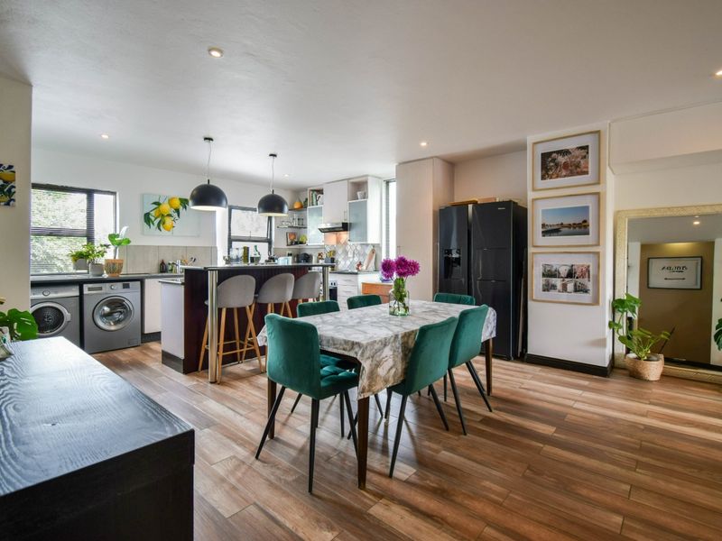 EXCUISITE 2 BEDROOM, NEW YORK STYLE HOME IN THE SECURE LOMBARDY ESTATE - Photo 3